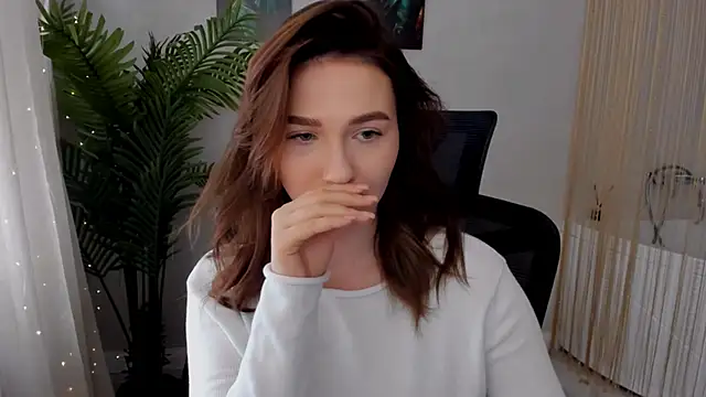 Snapshot of GracefulLook chatting on 02/28/25, 10:09 GracefulLook online show from 02/28/25, 10:09