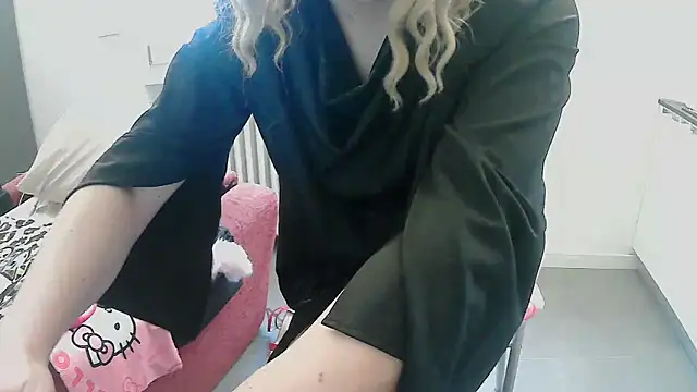 CristinaTrav online show from 02/10/26, 03:00