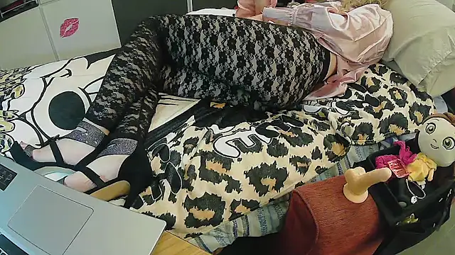 CristinaTrav online show from 10/20/25, 08:31