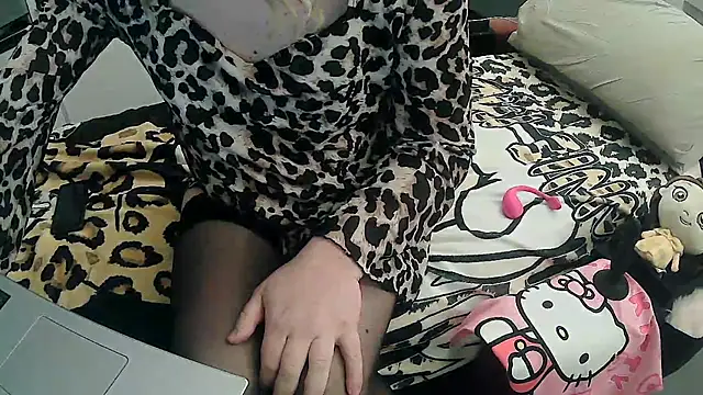 CristinaTrav online show from 02/05/26, 05:42