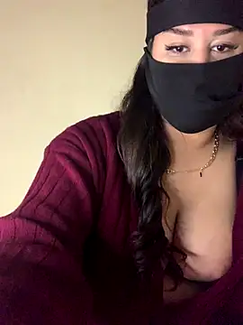 Snapshot of Taimaaa chatting on 11/24/25, 01:33 Taimaaa online show from 11/24/25, 01:33