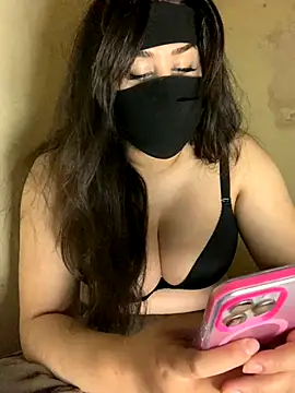 Snapshot of Taimaaa chatting on 11/06/25, 10:41 Taimaaa online show from 11/06/25, 10:41