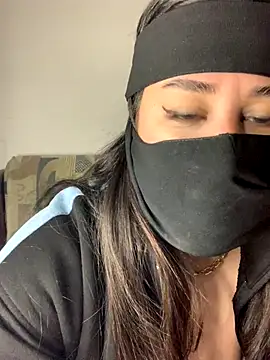 Snapshot of Taimaaa chatting on 12/02/25, 11:34 Taimaaa online show from 12/02/25, 11:34