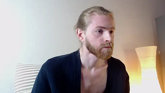 Snapshot of Damien_Bi chatting on 02/26/25, 05:03 Damien Bi online show from 02/26/25, 05:03