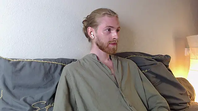 Snapshot of Damien_Bi chatting on 09/21/25, 09:42 Damien Bi online show from 09/21/25, 09:42