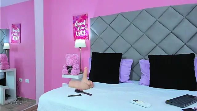 Snapshot of TaylorEvanss chatting on 09/09/25, 09:57 TaylorEvanss online show from 09/09/25, 09:57