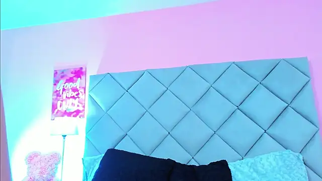 Snapshot of TaylorEvanss chatting on 09/14/25, 11:43 TaylorEvanss online show from 09/14/25, 11:43