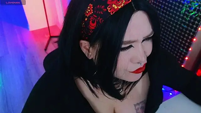 Snapshot of wickedxqueen chatting on 06/27/26, 12:55 wickedxqueen online show from 06/27/26, 12:55
