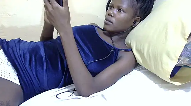 Snapshot of Slender-simple1 chatting on 02/26/25, 05:00 Slender-simple1 online show from 02/26/25, 05:00