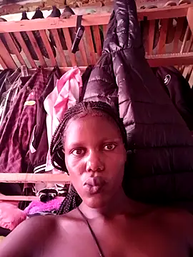 Snapshot of Slender-simple1 chatting on 09/23/25, 10:33 Slender-simple1 online show from 09/23/25, 10:33