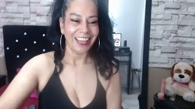 MarianaNight02 online show from 10/30/25, 05:06