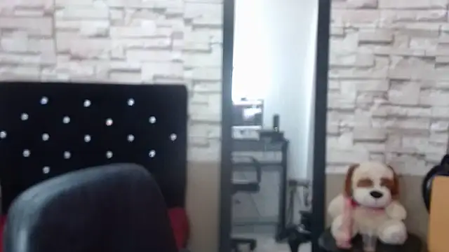 MarianaNight02 online show from 10/31/25, 10:16