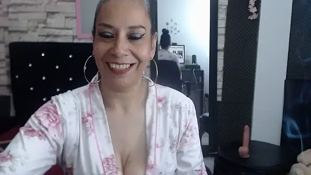 MarianaNight02 online show from 10/11/25, 09:38