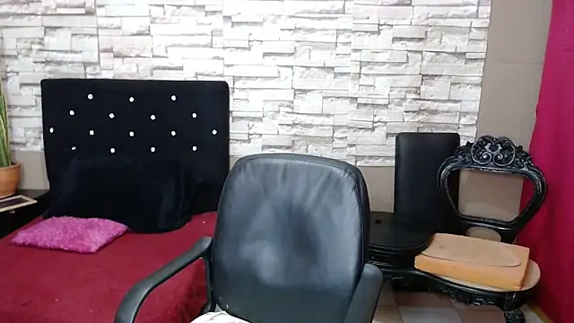 MarianaNight02 online show from 02/10/26, 04:44