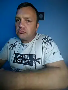 Snapshot of Bury0117 chatting on 10/11/25, 06:42 Bury0117 online show from 10/11/25, 06:42