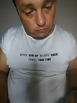 Snapshot of Bury0117 chatting on 10/23/25, 01:48 Bury0117 online show from 10/23/25, 01:48