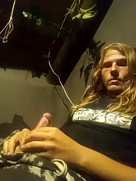 Snapshot of Salted_Playday chatting on 12/27/24, 01:22 Salted Playday online show from 12/27/24, 01:22