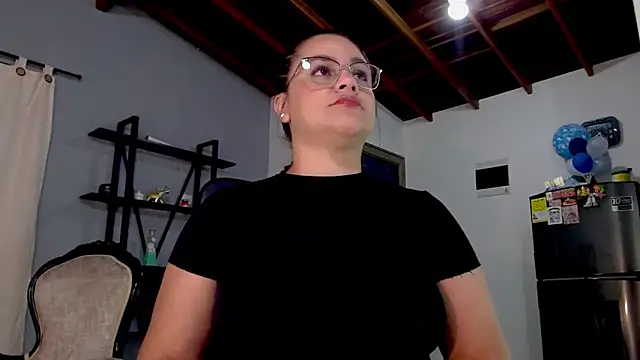 maela1 online show from 10/23/25, 10:41