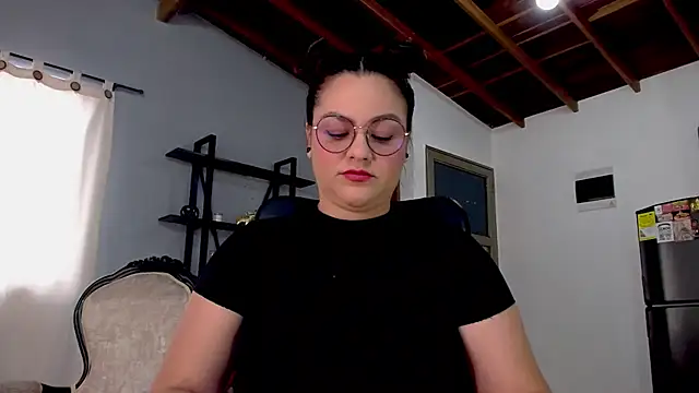 Snapshot of maela1 chatting on 09/14/25, 03:34 maela1 online show from 09/14/25, 03:34