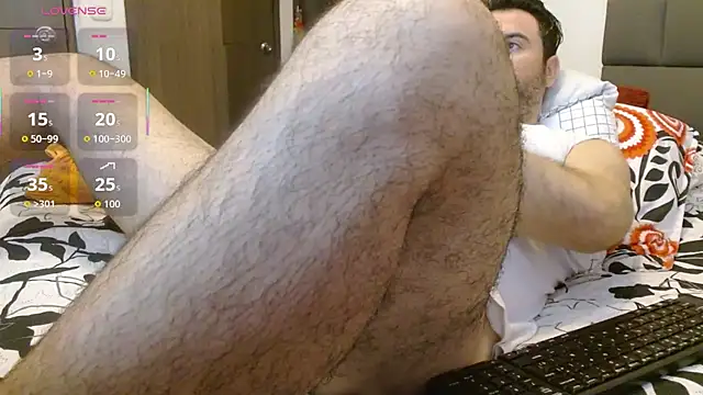 Snapshot of rodrher81 chatting on 10/12/25, 12:17 rodrher81 online show from 10/12/25, 12:17