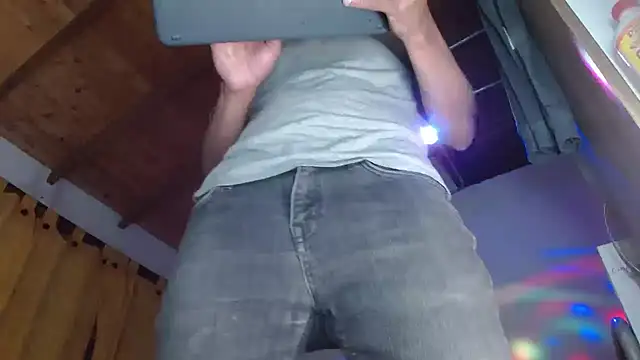 JohanyLatino online show from 06/24/26, 02:10