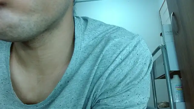 JohanyLatino online show from 06/25/26, 05:12