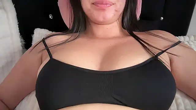 Snapshot of Sara_Squirting_Heels chatting on 02/25/25, 07:38 Sara Squirting Heels online show from 02/25/25, 07:38