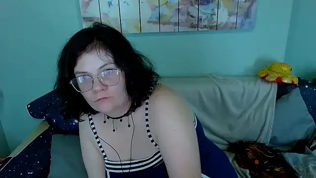 Snapshot of EverlyRays chatting on 07/18/26, 11:02 EverlyRays online show from 07/18/26, 11:02
