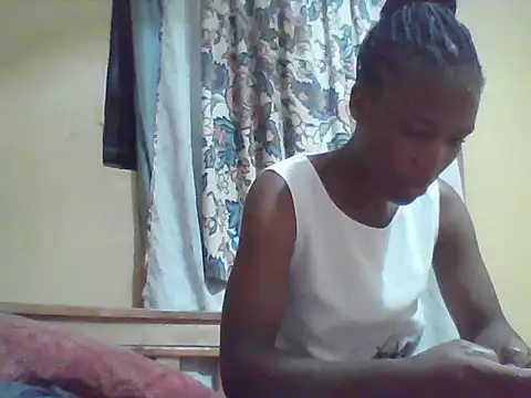 Snapshot of Smillie_prety chatting on 07/05/26, 05:42 Smillie prety online show from 07/05/26, 05:42