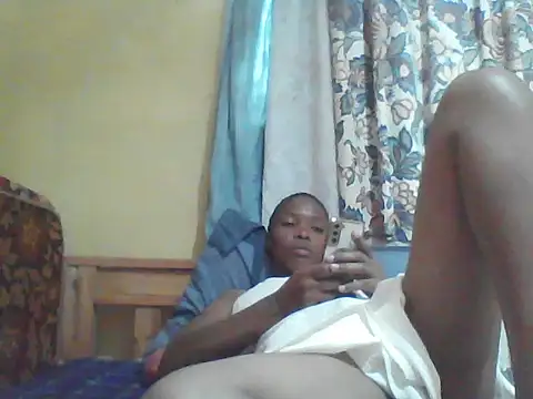 Snapshot of Smillie_prety chatting on 07/16/26, 01:41 Smillie prety online show from 07/16/26, 01:41