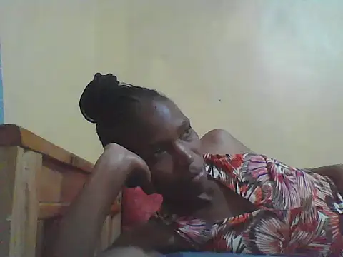 Snapshot of Smillie_prety chatting on 06/03/26, 02:33 Smillie prety online show from 06/03/26, 02:33