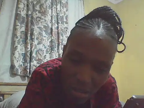 Snapshot of Smillie_prety chatting on 06/10/26, 07:04 Smillie prety online show from 06/10/26, 07:04