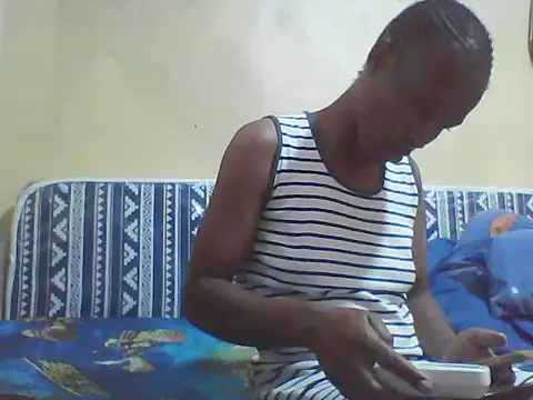 Snapshot of Smillie_prety chatting on 03/28/26, 03:24 Smillie prety online show from 03/28/26, 03:24
