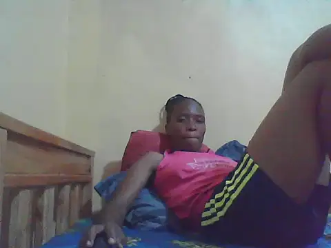 Snapshot of Smillie_prety chatting on 06/02/26, 11:43 Smillie prety online show from 06/02/26, 11:43