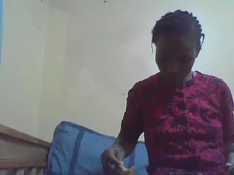 Snapshot of Smillie_prety chatting on 05/17/26, 05:13 Smillie prety online show from 05/17/26, 05:13