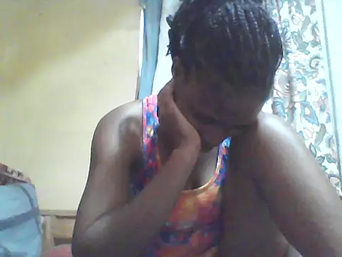 Snapshot of Smillie_prety chatting on 07/17/26, 04:10 Smillie prety online show from 07/17/26, 04:10