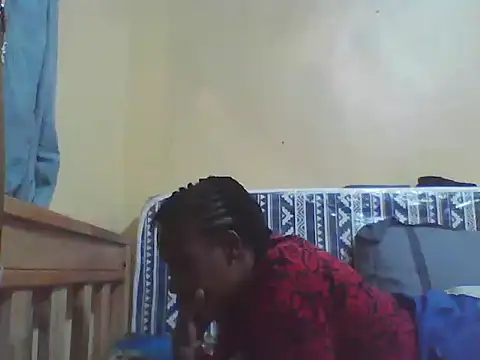 Snapshot of Smillie_prety chatting on 05/06/26, 05:06 Smillie prety online show from 05/06/26, 05:06