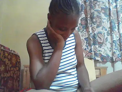 Snapshot of Smillie_prety chatting on 06/12/26, 04:05 Smillie prety online show from 06/12/26, 04:05