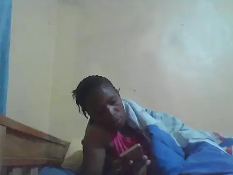 Snapshot of Smillie_prety chatting on 05/17/26, 04:23 Smillie prety online show from 05/17/26, 04:23