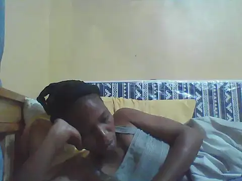 Snapshot of Smillie_prety chatting on 04/26/26, 02:42 Smillie prety online show from 04/26/26, 02:42