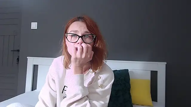 Snapshot of AugustStormS chatting on 09/17/25, 06:32 AugustStormS online show from 09/17/25, 06:32