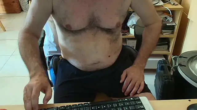 Snapshot of angelgarcia269 chatting on 02/08/26, 11:52 angelgarcia269 online show from 02/08/26, 11:52