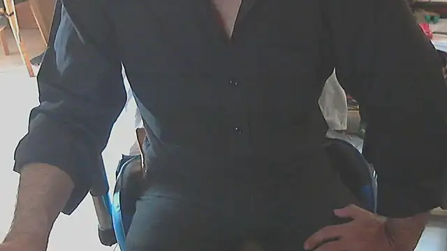 Snapshot of angelgarcia269 chatting on 10/11/25, 01:01 angelgarcia269 online show from 10/11/25, 01:01