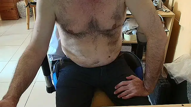 Snapshot of angelgarcia269 chatting on 02/14/26, 12:49 angelgarcia269 online show from 02/14/26, 12:49