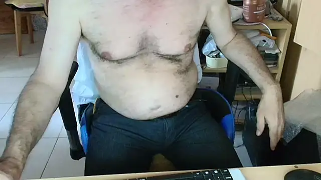 Snapshot of angelgarcia269 chatting on 02/19/26, 11:40 angelgarcia269 online show from 02/19/26, 11:40