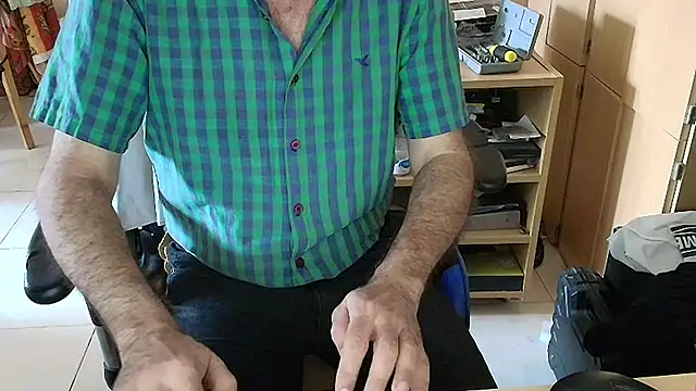 angelgarcia269 online show from 04/05/26, 01:40