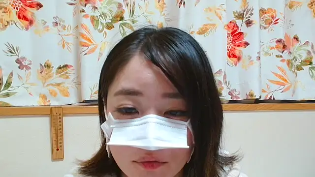 Snapshot of liliyRiSAcha-n chatting on 11/12/25, 07:23 liliyRiSAcha-n online show from 11/12/25, 07:23