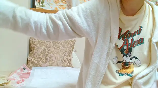 Snapshot of liliyRiSAcha-n chatting on 02/13/26, 08:14 liliyRiSAcha-n online show from 02/13/26, 08:14