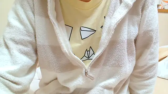 Snapshot of liliyRiSAcha-n chatting on 01/11/26, 05:14 liliyRiSAcha-n online show from 01/11/26, 05:14