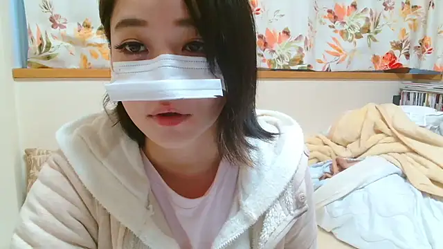 Snapshot of liliyRiSAcha-n chatting on 01/13/26, 06:06 liliyRiSAcha-n online show from 01/13/26, 06:06